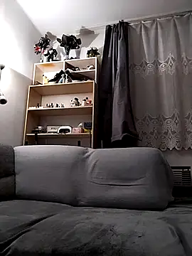 LauraBaby online show from December 15, 4:44 pm