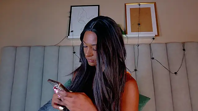 Snapshot of nahomi_campbell chatting on May 20, 8:48 pm nahomi campbell online show from May 20, 8:48 pm
