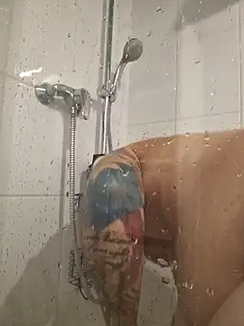 gustlgail online show from April 20, 2:42 pm