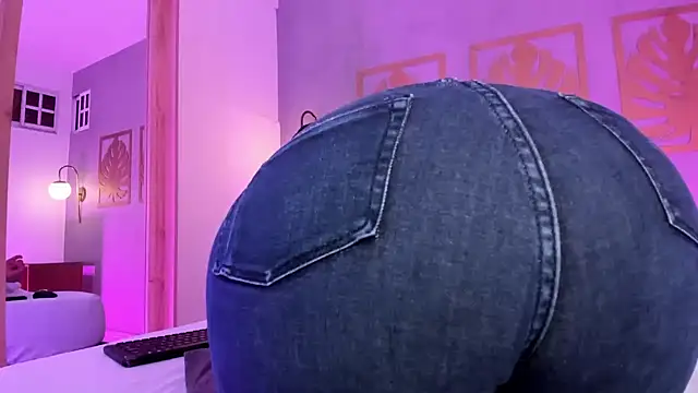 majo rosse  online show from November 4, 7:46 pm