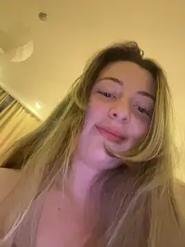 curvyflawless online show from December 13, 2:49 pm