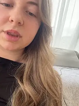 curvyflawless online show from February 15, 10:00 am