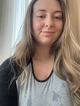 curvyflawless online show from February 27, 12:13 pm