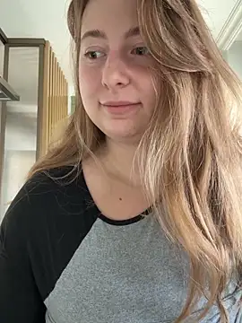 curvyflawless online show from October 11, 7:18 am