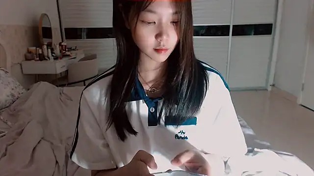 -Lucky Girl online show from May 26, 2:24 pm