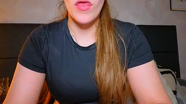 Sweetninaaa online show from May 25, 7:42 pm