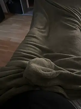 Snapshot of donhuan14 chatting on February 24, 3:33 am donhuan14 online show from February 24, 3:33 am