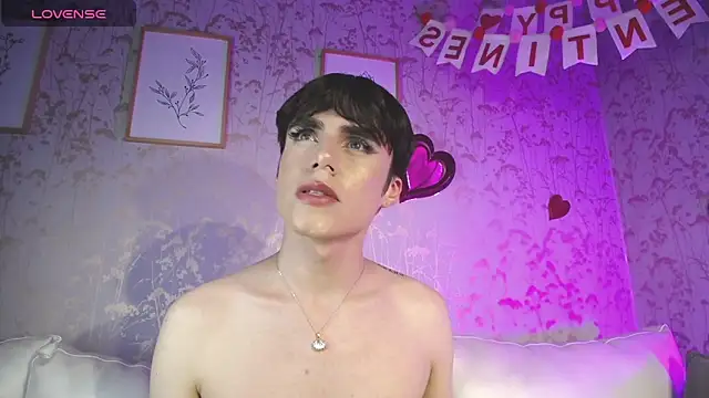 Snapshot of ChristianM_18 chatting on February 11, 8:48 am ChristianM 18 online show from February 11, 8:48 am