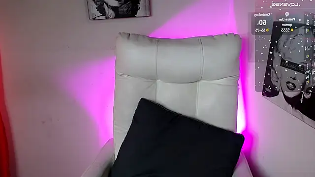 SamanthaRoldaan online show from February 28, 5:04 pm