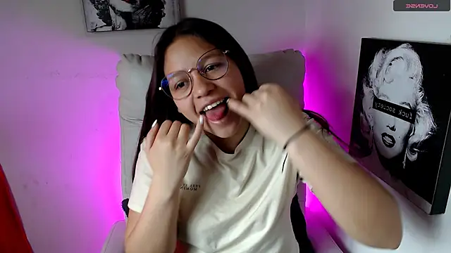 SamanthaRoldaan online show from March 2, 4:53 pm