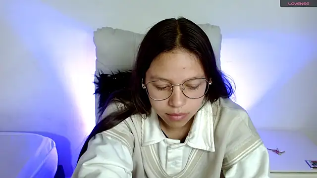 SamanthaRoldaan online show from March 21, 7:24 pm