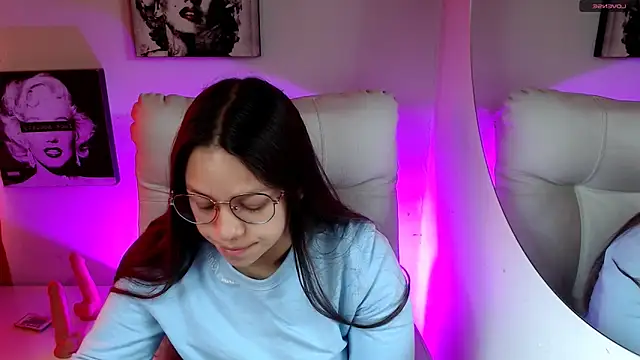 SamanthaRoldaan online show from February 8, 1:58 pm