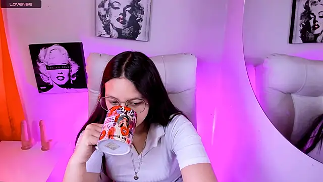 SamanthaRoldaan online show from March 15, 7:31 pm