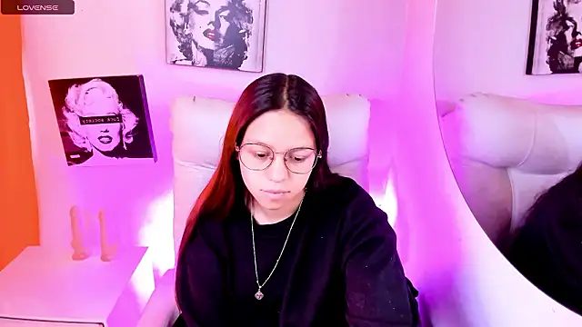 SamanthaRoldaan online show from March 17, 3:15 pm