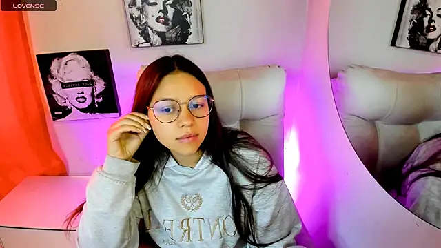 SamanthaRoldaan online show from April 20, 2:42 pm