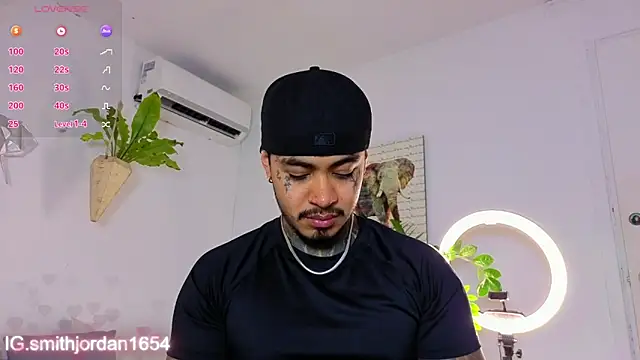 JordanSmiith  online show from November 21, 8:40 pm