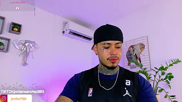 JordanSmiith  online show from May 20, 8:59 pm