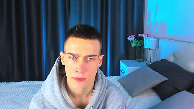 Snapshot of Kevin_Kesi chatting on February 5, 10:08 am Kevin Kesi online show from February 5, 10:08 am