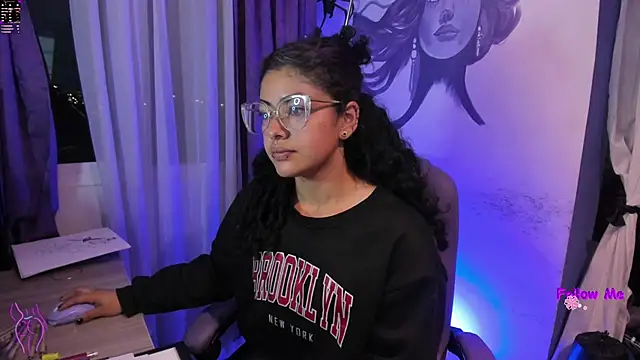 witchviolet online show from November 20, 10:26 am