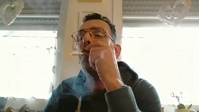 Snapshot of Stefan1609 chatting on December 3, 10:39 am Stefan1609 online show from December 3, 10:39 am