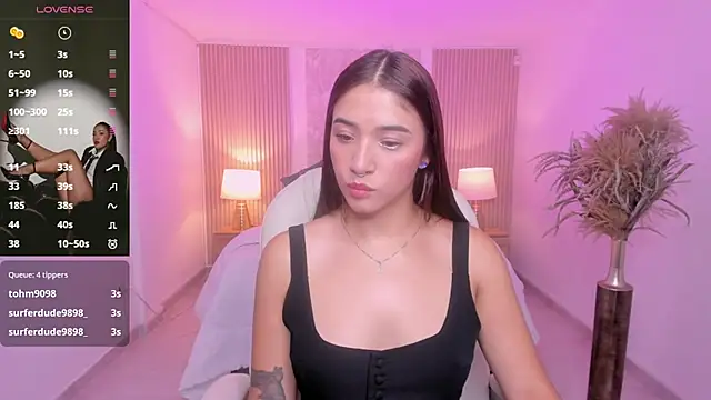 Snapshot of Antonella_Grayy chatting on April 22, 11:12 am Antonella Grayy online show from April 22, 11:12 am