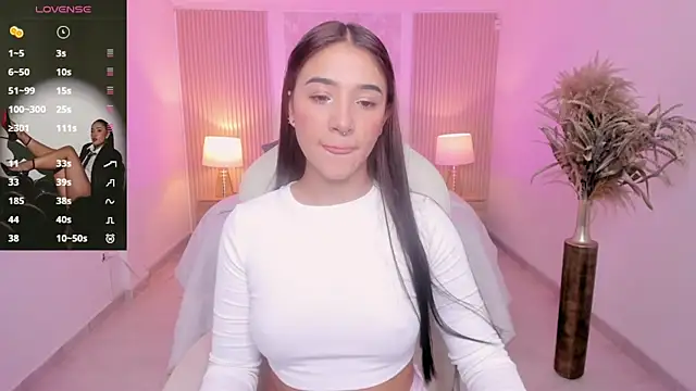 Snapshot of Antonella_Grayy chatting on April 24, 11:12 am Antonella Grayy online show from April 24, 11:12 am