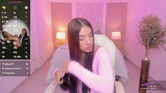 Snapshot of Antonella_Grayy chatting on April 25, 1:41 pm Antonella Grayy online show from April 25, 1:41 pm