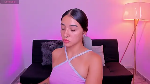 Snapshot of Antonella_Grayy chatting on June 27, 4:56 pm Antonella Grayy online show from June 27, 4:56 pm