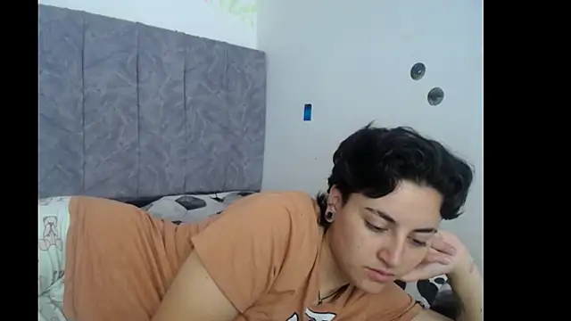 linda 33 online show from November 27, 1:57 pm