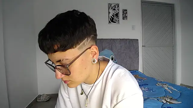 linda 33 online show from February 10, 7:51 pm