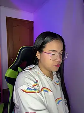 leila 22 online show from October 30, 7:21 am