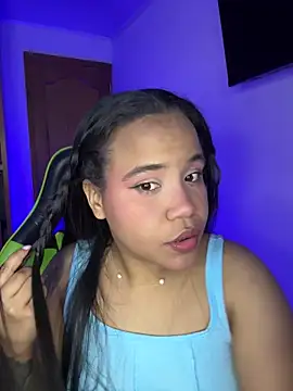 leila 22 online show from March 13, 8:10 am