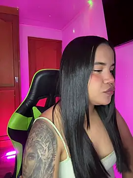 Snapshot of leila_22 chatting on July 29, 2:59 pm leila 22 online show from July 29, 2:59 pm