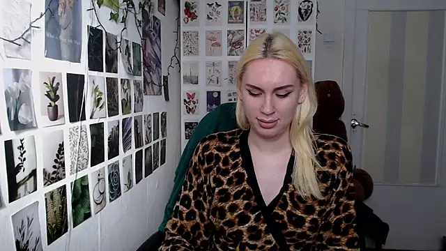 CapriScorpion online show from April 2, 1:42 pm