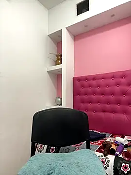 Snapshot of KatrinaQueen1 chatting on November 16, 9:59 am KatrinaQueen1 online show from November 16, 9:59 am