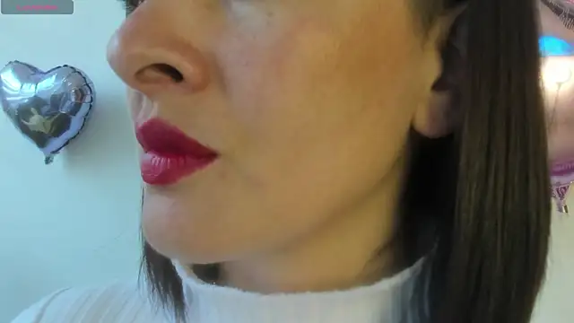 Snapshot of queen_fetish chatting on June 3, 8:03 pm queen fetish online show from June 3, 8:03 pm