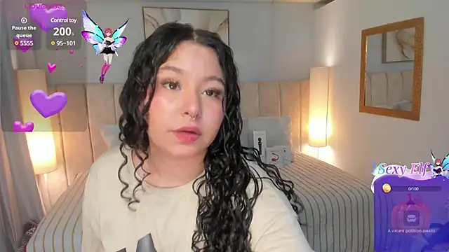 Snapshot of Atenea_cuteee chatting on January 11, 2:20 am Atenea cuteee online show from January 11, 2:20 am