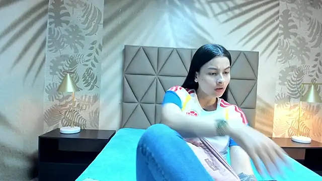 Snapshot of AnneDixie chatting on June 24, 4:22 am AnneDixie online show from June 24, 4:22 am