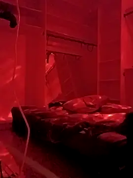 prettyboi6992 online show from April 3, 6:44 am