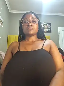 Snapshot of Bustygoddess32 chatting on January 9, 2:33 am Bustygoddess32 online show from January 9, 2:33 am