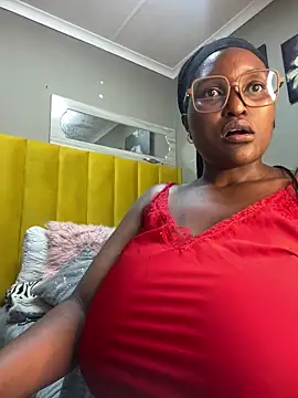 Snapshot of Bustygoddess32 chatting on January 29, 10:43 pm Bustygoddess32 online show from January 29, 10:43 pm