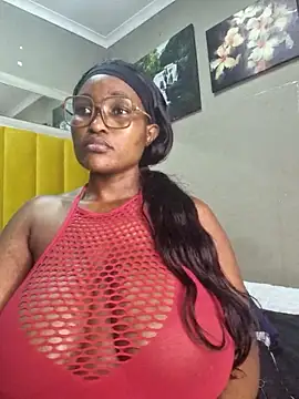 Snapshot of Bustygoddess32 chatting on February 28, 3:04 am Bustygoddess32 online show from February 28, 3:04 am