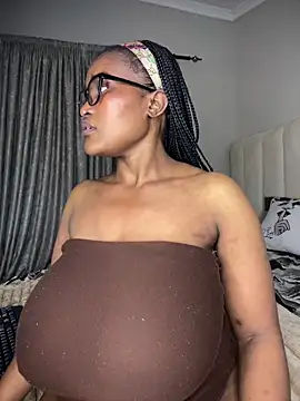 Snapshot of Bustygoddess32 chatting on April 20, 10:00 pm Bustygoddess32 online show from April 20, 10:00 pm