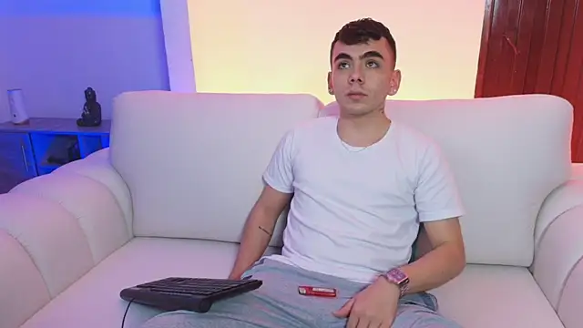 Snapshot of Jey_keler1 chatting on September 23, 10:57 pm Jey keler1 online show from September 23, 10:57 pm