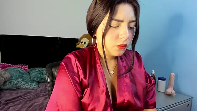 Snapshot of Charlotte_cutee18 chatting on June 4, 11:05 am Charlotte cutee18 online show from June 4, 11:05 am