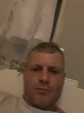 Snapshot of Arthur2288@xh chatting on February 14, 7:54 pm Arthur2288xh online show from February 14, 7:54 pm