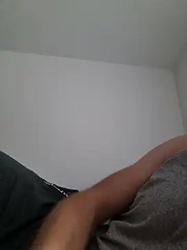 Snapshot of suarez1235 chatting on November 17, 9:37 am suarez1235 online show from November 17, 9:37 am