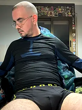 Snapshot of S921993 chatting on October 13, 8:42 pm S921993 online show from October 13, 8:42 pm