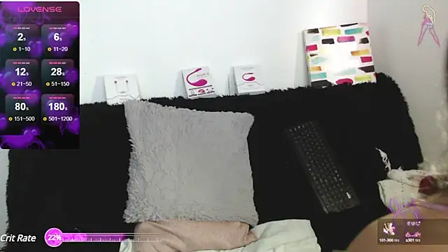 Snapshot of missbella1 chatting on December 7, 9:11 pm missbella1 online show from December 7, 9:11 pm