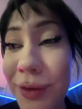 RollingGirls online show from March 9, 5:39 pm